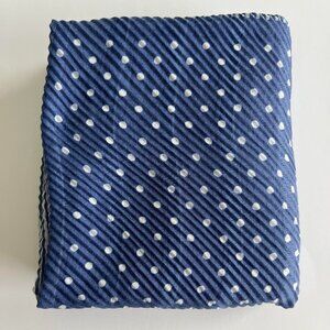 Light and warm blue scarf